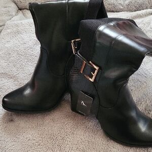 Chic Black Heeled Boots with Gold Buckles